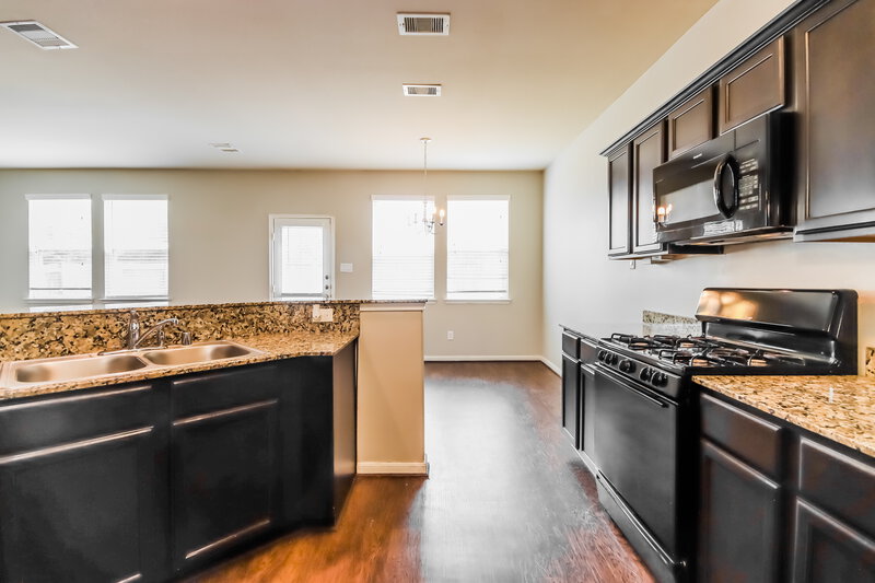 2,205/Mo, 15022 Silhouette Ridge Dr Humble, TX 77396 Kitchen View 2