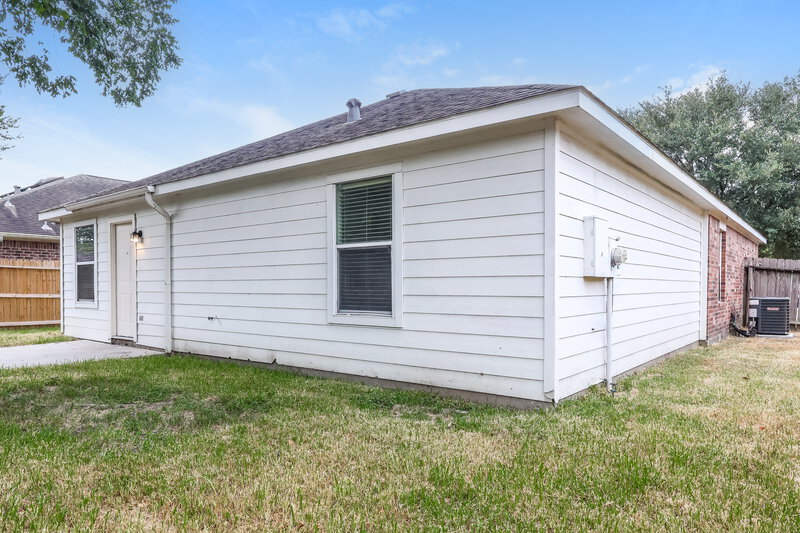 1,630/Mo, 4422 Cannongate Dr Spring, TX 77373 Rear View