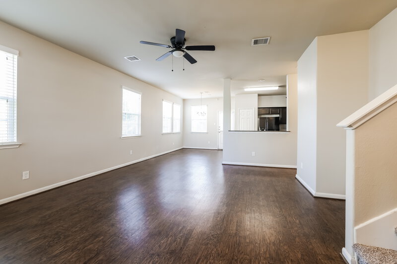 2,620/Mo, 15030 Silhouette Ridge Dr Humble, TX 77396 Living Room View 2