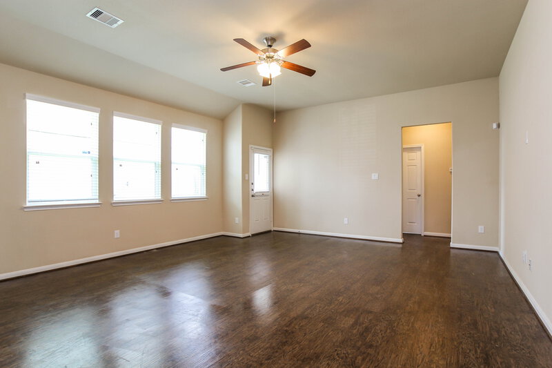 2,170/Mo, 23606 Maple View Dr Spring, TX 77373 Living Room View
