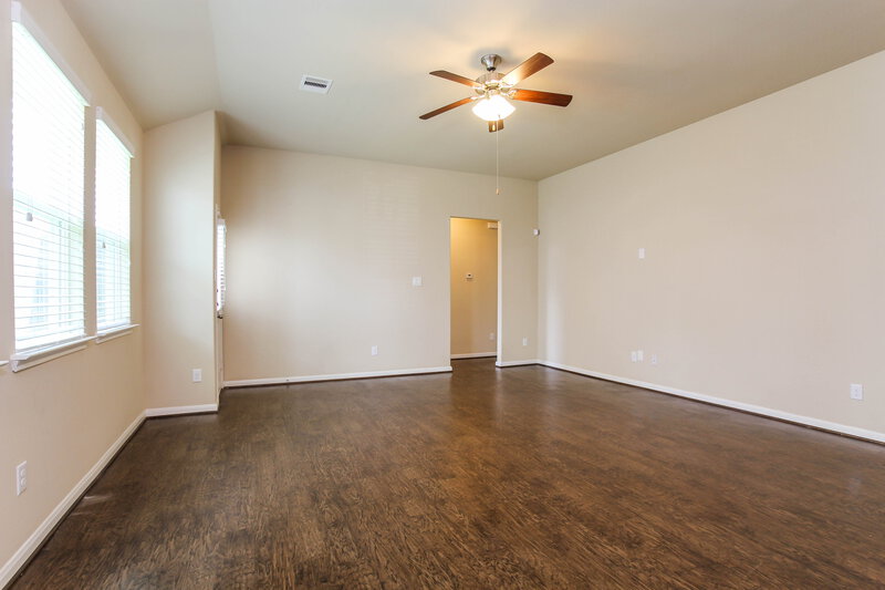 2,170/Mo, 23606 Maple View Dr Spring, TX 77373 Living Room View 2