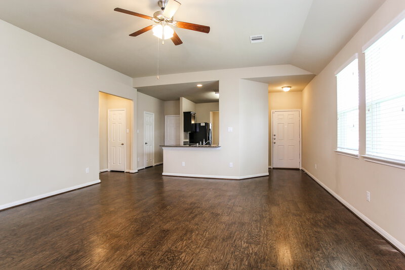 2,170/Mo, 23606 Maple View Dr Spring, TX 77373 Living Room View 3