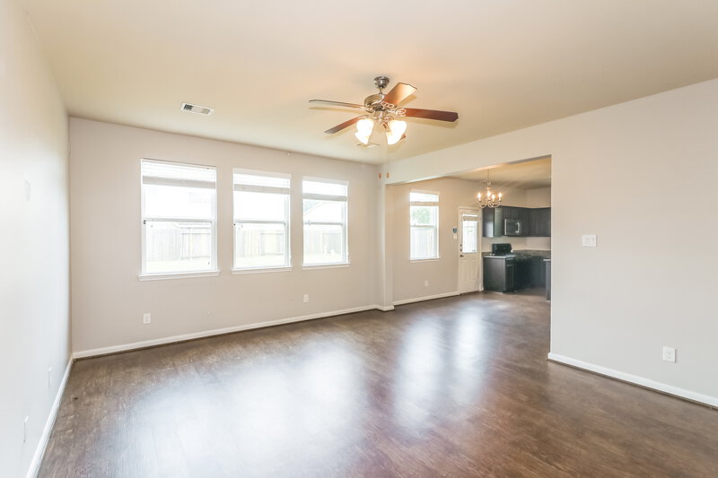 1,950/Mo, 23611 Maple View Dr Spring, TX 77373 Living Room View