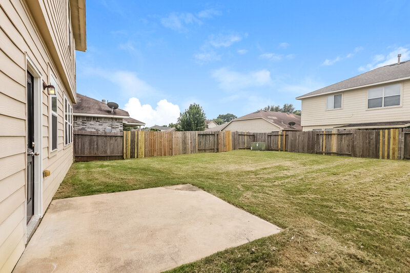 1,950/Mo, 23611 Maple View Dr Spring, TX 77373 Rear View
