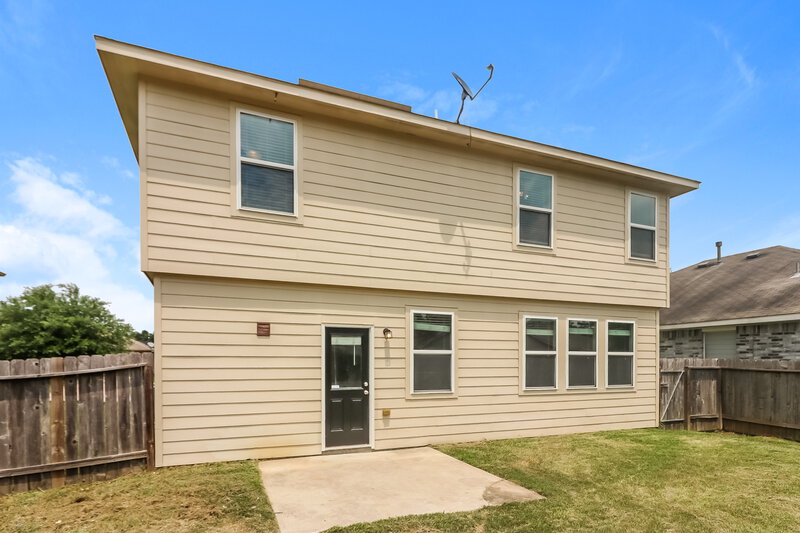 1,950/Mo, 23611 Maple View Dr Spring, TX 77373 Rear View 2