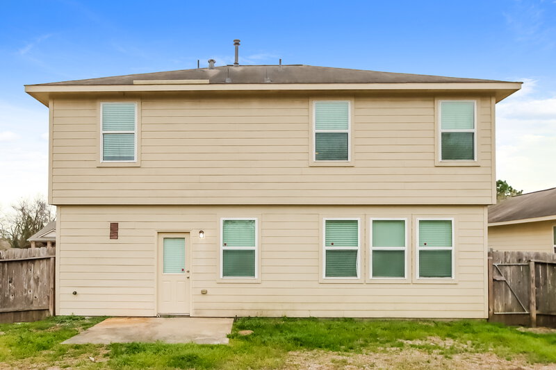2,070/Mo, 2711 Sleepy Knoll Dr Spring, TX 77373 Rear View