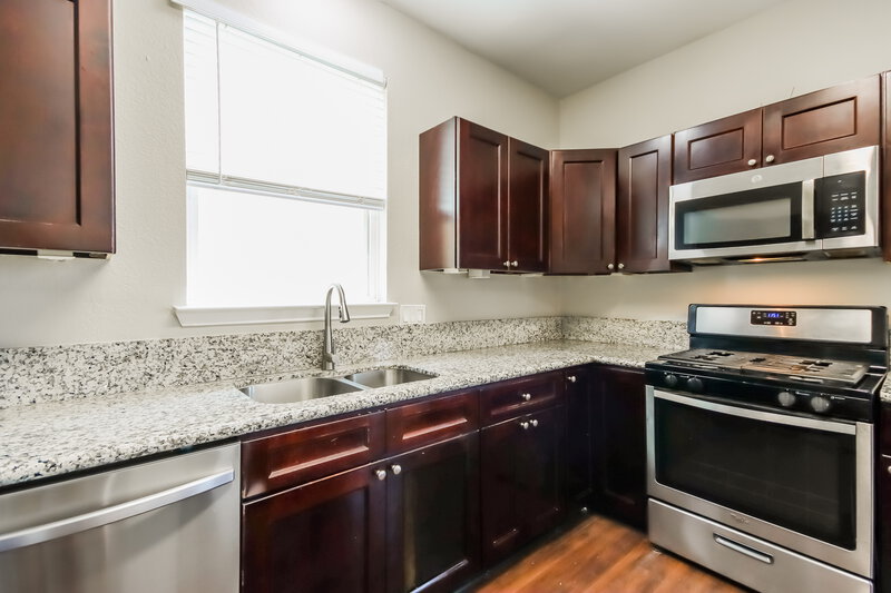 2,120/Mo, 21835 Octavia Way Houston, TX 77073 Kitchen View 2