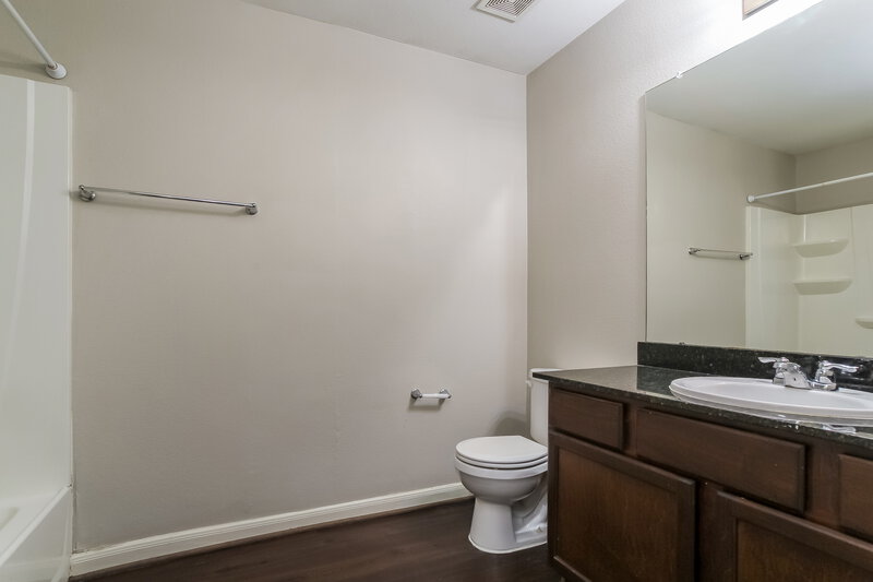 2,090/Mo, 21835 Octavia Way Houston, TX 77073 Bathroom View