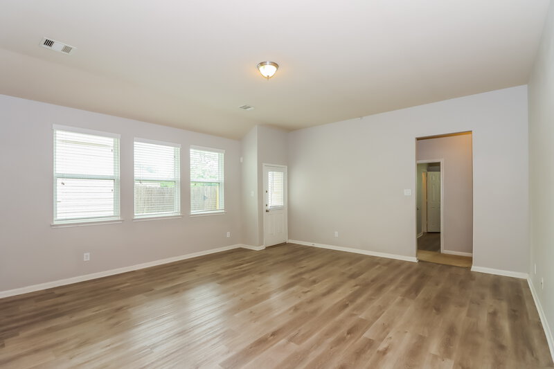 2,145/Mo, 3315 Allington Ct Houston, TX 77014 Living Room View