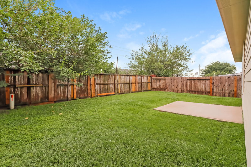 2,145/Mo, 3315 Allington Ct Houston, TX 77014 Rear View