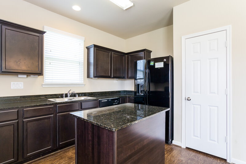 2,100/Mo, 2706 Charming River Dr Spring, TX 77373 Kitchen View