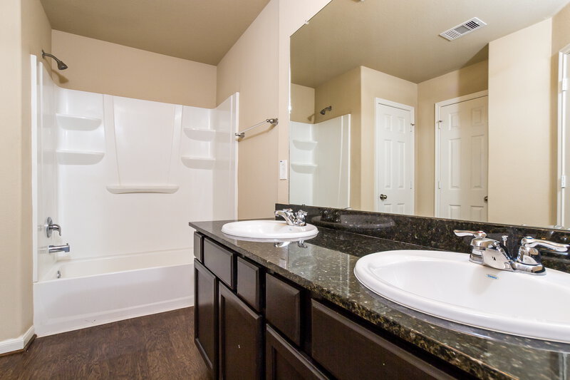 2,100/Mo, 2706 Charming River Dr Spring, TX 77373 Master Bathroom View