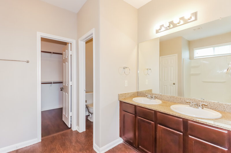 2,025/Mo, 23622 Maple View Dr Spring, TX 77373 Main Bathroom View 2