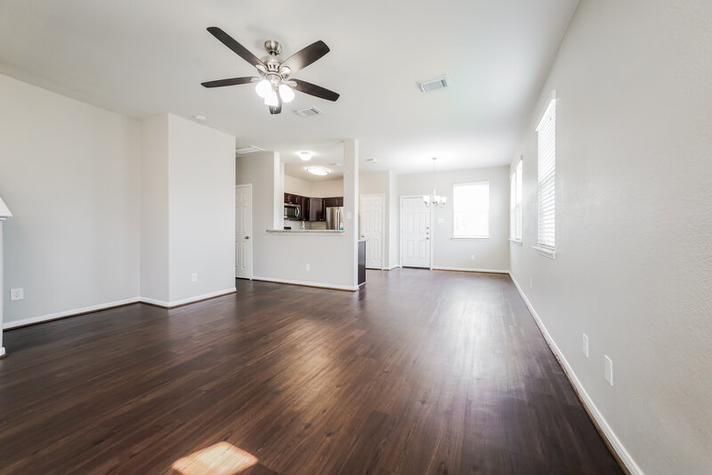 2,305/Mo, 21839 Octavia Way Houston, TX 77073 Living Room View 2