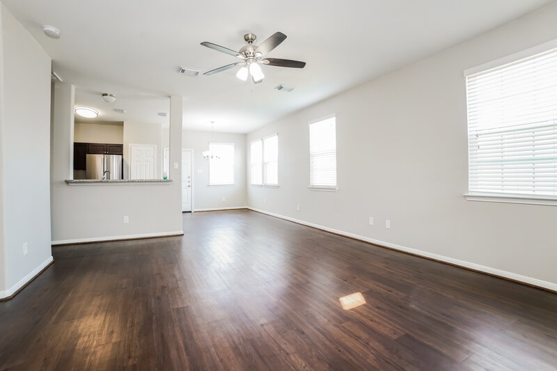 2,305/Mo, 21839 Octavia Way Houston, TX 77073 Living Room View 3