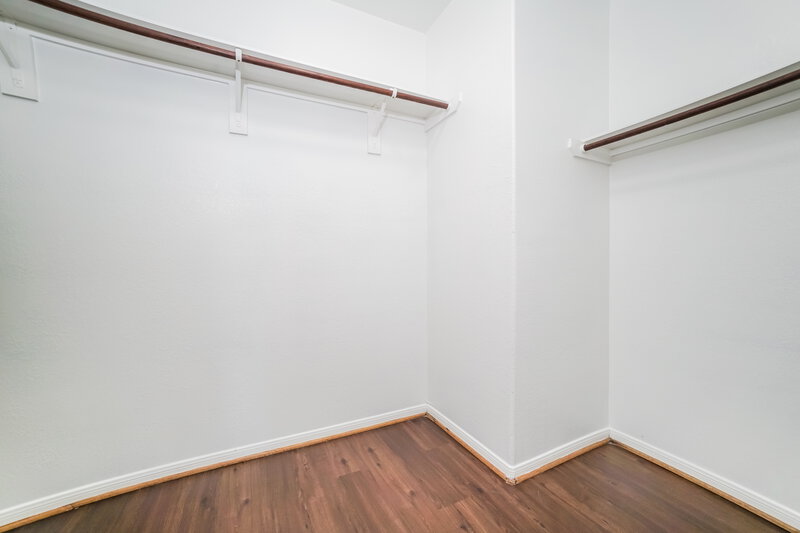 2,305/Mo, 21839 Octavia Way Houston, TX 77073 Walk In Closet View