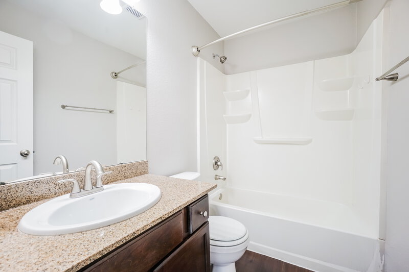 2,305/Mo, 21839 Octavia Way Houston, TX 77073 Bathroom View