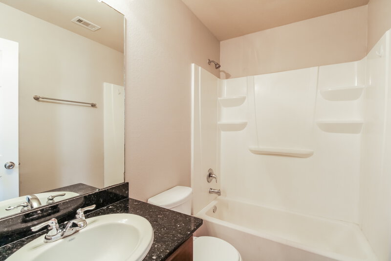 1,870/Mo, 23615 Maple View Dr Spring, TX 77373 Bathroom View