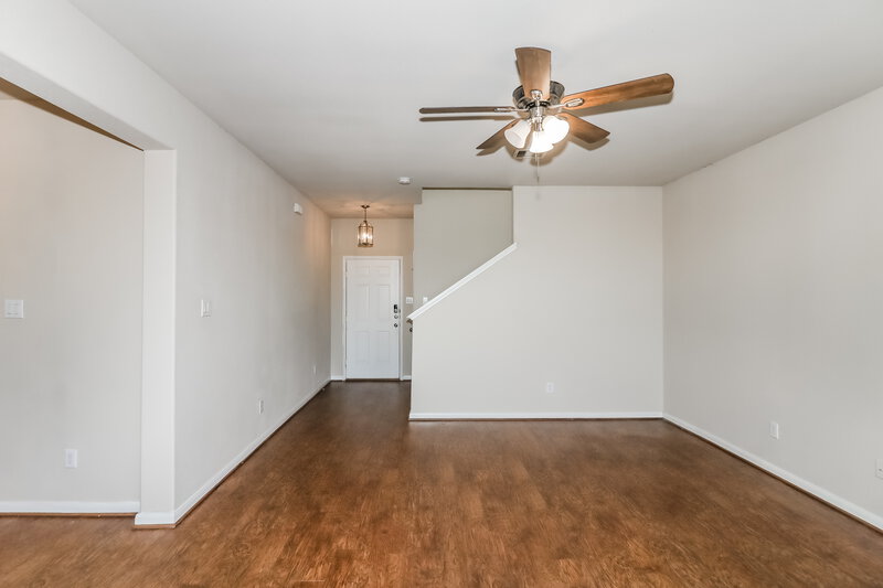 1,895/Mo, 3350 Allington Ct Houston, TX 77014 Living Room View 2