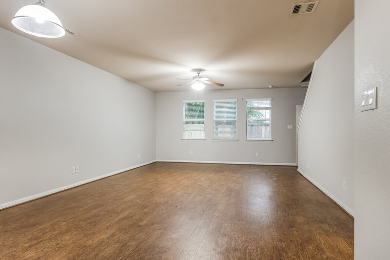 2,035/Mo, 3351 Allington Ct Houston, TX 77014 Living Room View