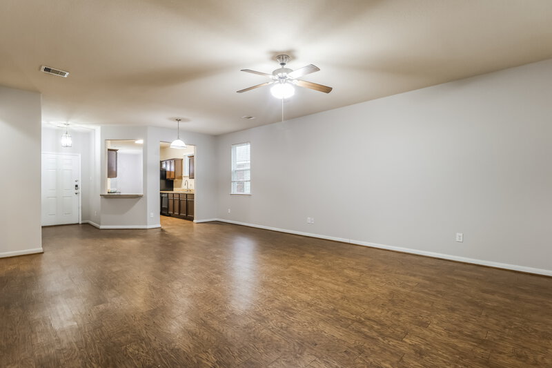 2,035/Mo, 3351 Allington Ct Houston, TX 77014 Living Room View 3