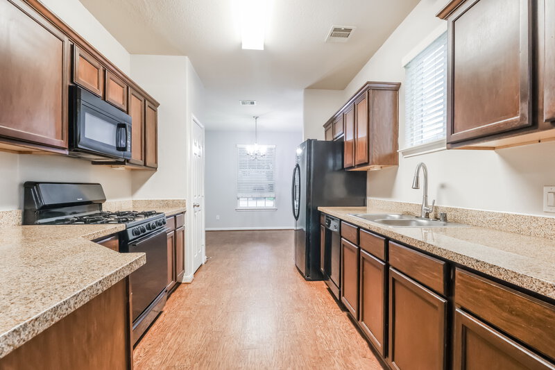 2,035/Mo, 3351 Allington Ct Houston, TX 77014 Kitchen View