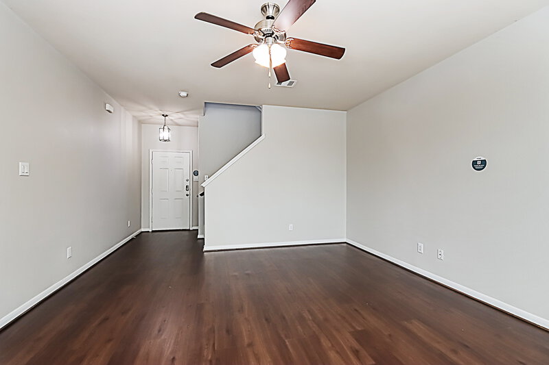 2,780/Mo, 3355 Allington Ct Houston, TX 77014 Living Room View 2