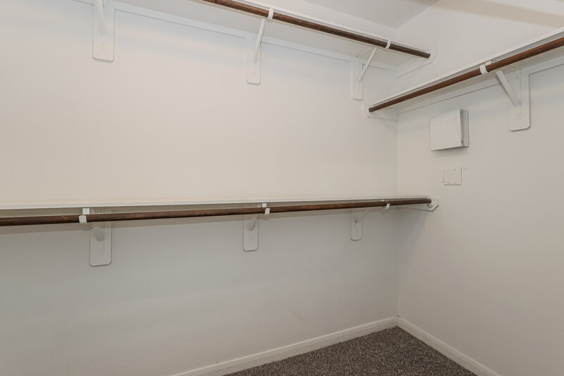 1,990/Mo, 3355 Allington Ct Houston, TX 77014 Walk In Closet View