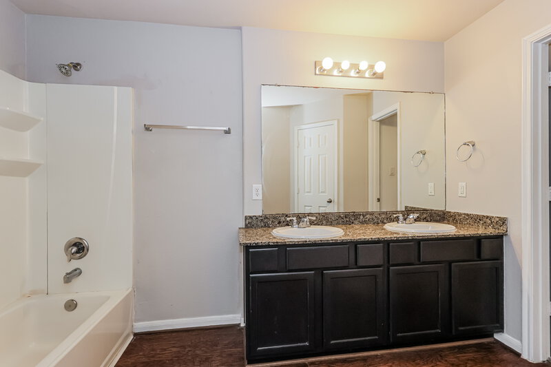 1,990/Mo, 3355 Allington Ct Houston, TX 77014 Bathroom View