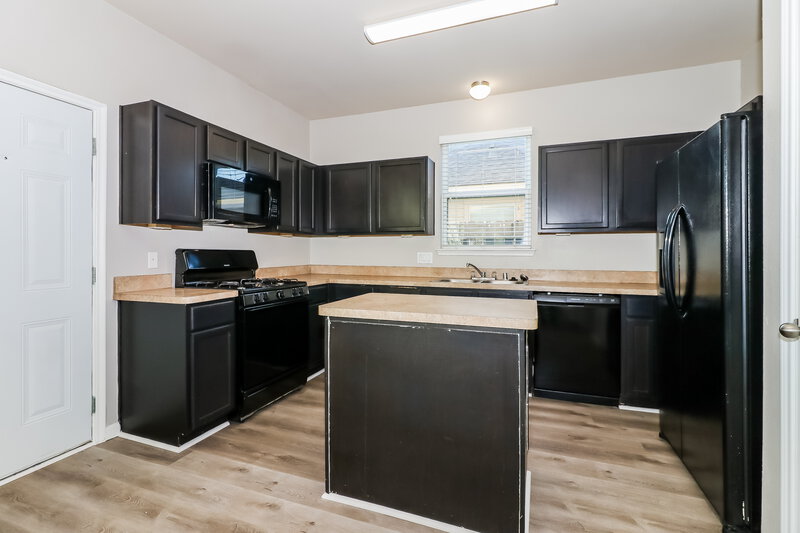 1,795/Mo, 3319 Allington Ct Houston, TX 77014 Kitchen View 2