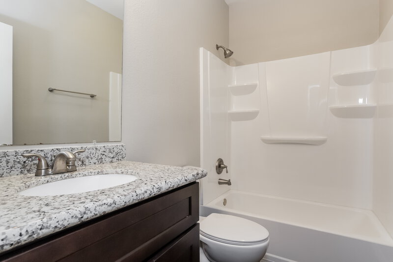 1,890/Mo, 2814 Mesquite Ridge Dr Houston, TX 77073 Bathroom View