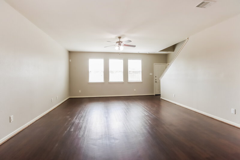 2,125/Mo, 2822 Mesquite Ridge Dr Houston, TX 77073 Living Room View