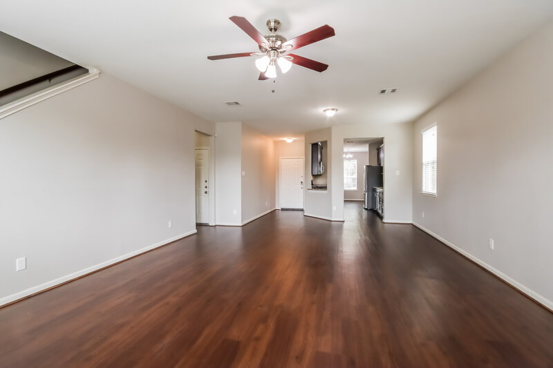 2,125/Mo, 2822 Mesquite Ridge Dr Houston, TX 77073 Living Room View 2