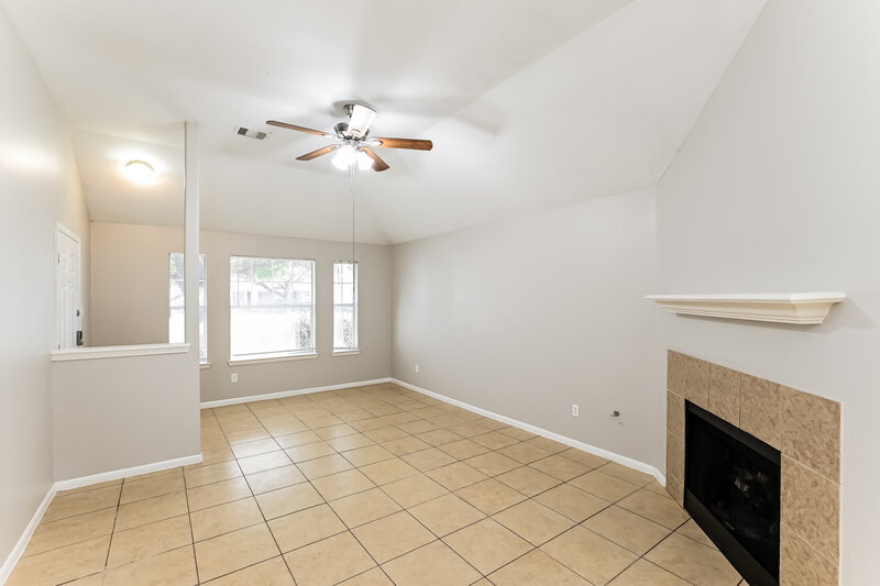 1,875/Mo, 19530 Billineys Park Dr Katy, TX 77449 Living Room View 2