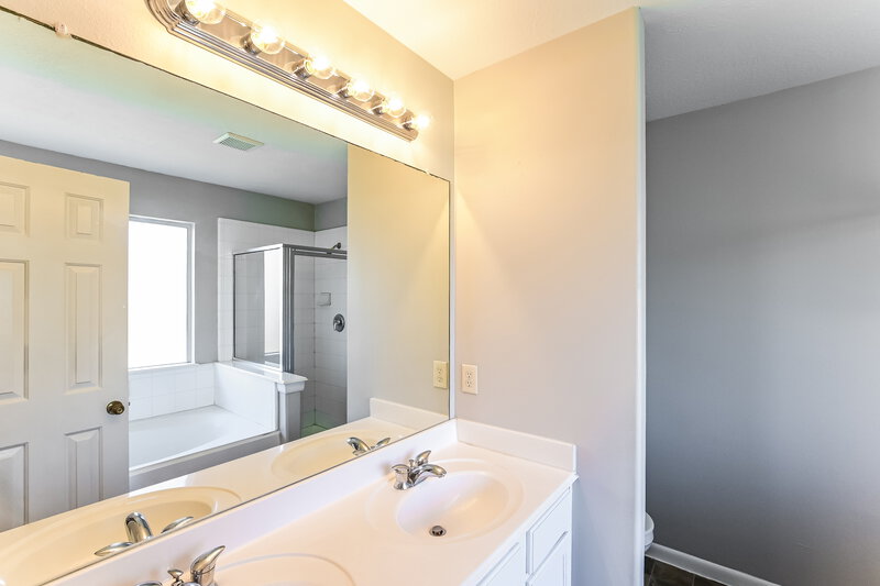 1,875/Mo, 19530 Billineys Park Dr Katy, TX 77449 Bathroom View