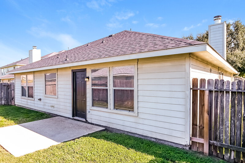 1,875/Mo, 19530 Billineys Park Dr Katy, TX 77449 Rear View