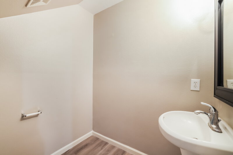 1,910/Mo, 19834 Crested Hill Ln Cypress, TX 77433 Bathroom View 2
