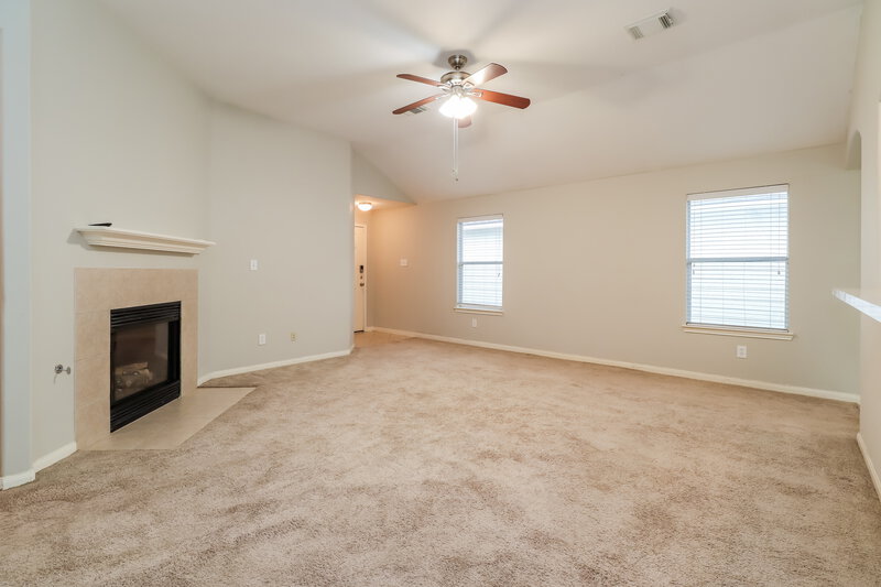 1,685/Mo, 17118 Atascocita Bend Dr Humble, TX 77396 Living Room View