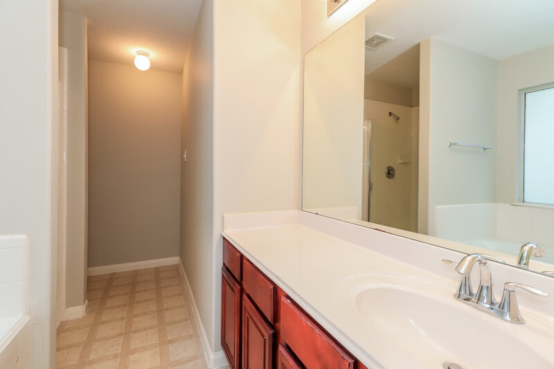 1,685/Mo, 17118 Atascocita Bend Dr Humble, TX 77396 Main Bathroom View