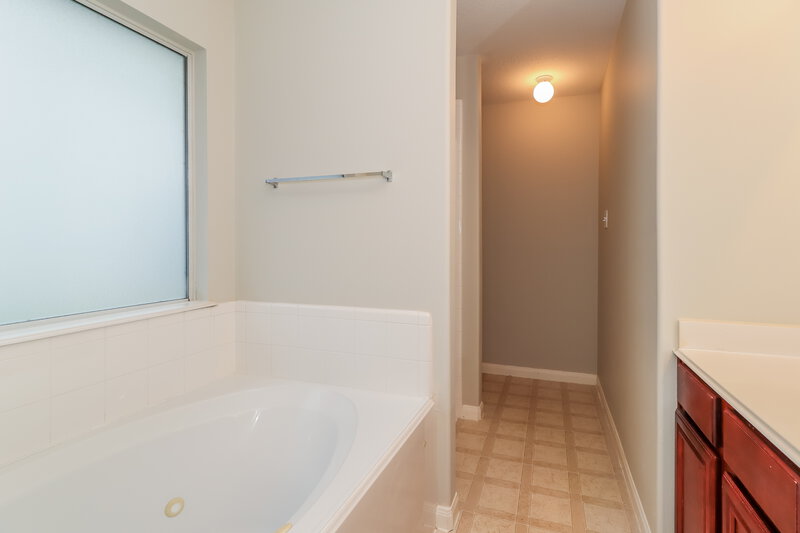 1,685/Mo, 17118 Atascocita Bend Dr Humble, TX 77396 Main Bathroom View 2