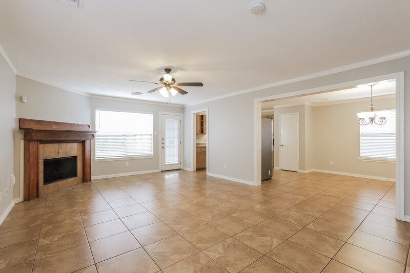 1,850/Mo, 19506 Sandy Woods Dr Tomball, TX 77375 Living Room View 2