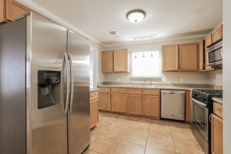 1,850/Mo, 19506 Sandy Woods Dr Tomball, TX 77375 Kitchen View