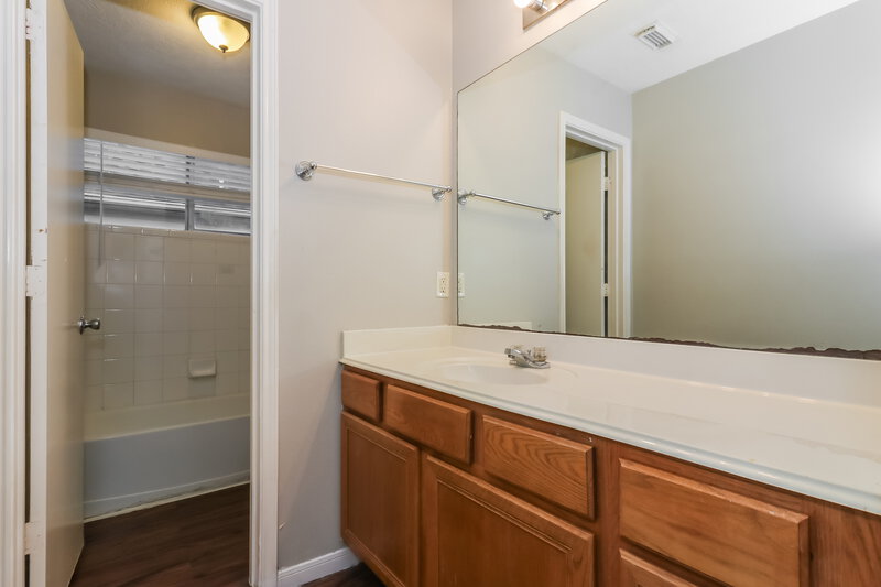 1,945/Mo, 6602 Bluebottle Ln Katy, TX 77449 Bathroom View