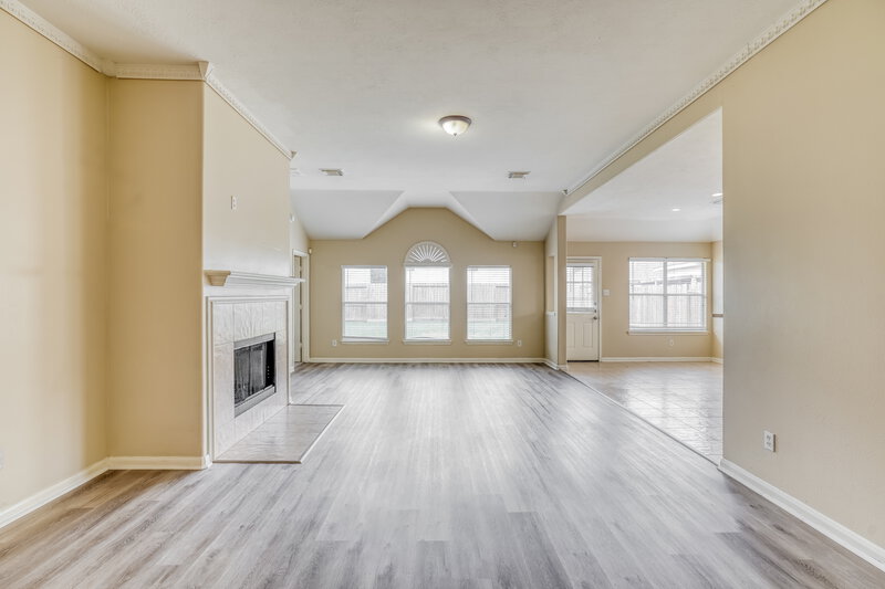 1,855/Mo, 2011 Pinecreek Pass Ln Katy, TX 77449 Living Room View