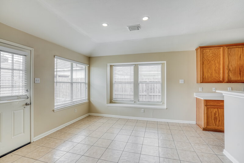 1,855/Mo, 2011 Pinecreek Pass Ln Katy, TX 77449 Dining Room View