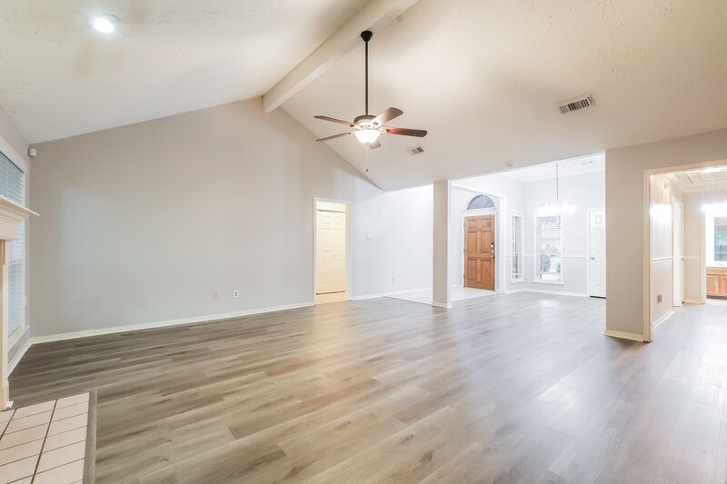 1,975/Mo, 3818 Beckett Ridge Dr Humble, TX 77396 Living Room View