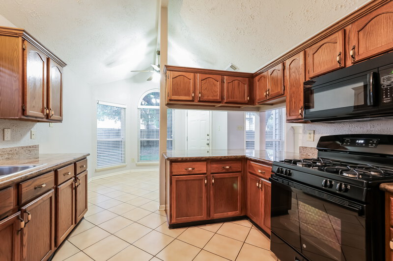 1,975/Mo, 3818 Beckett Ridge Dr Humble, TX 77396 Kitchen View 2