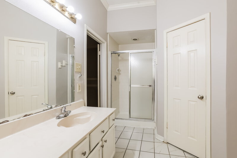 1,975/Mo, 3818 Beckett Ridge Dr Humble, TX 77396 Main Bathroom View