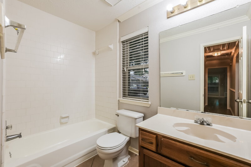 1,975/Mo, 3818 Beckett Ridge Dr Humble, TX 77396 Bathroom View