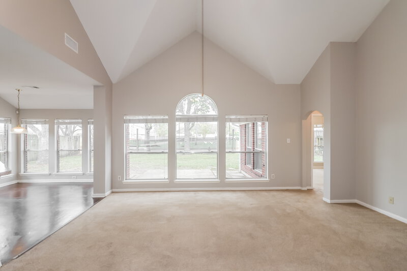 2,315/Mo, 4619 Twin Elm Dr Fresno, TX 77545 Family Room View